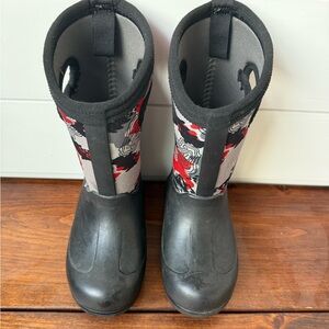 Bogs waterproof, winter boots, little boys size 10